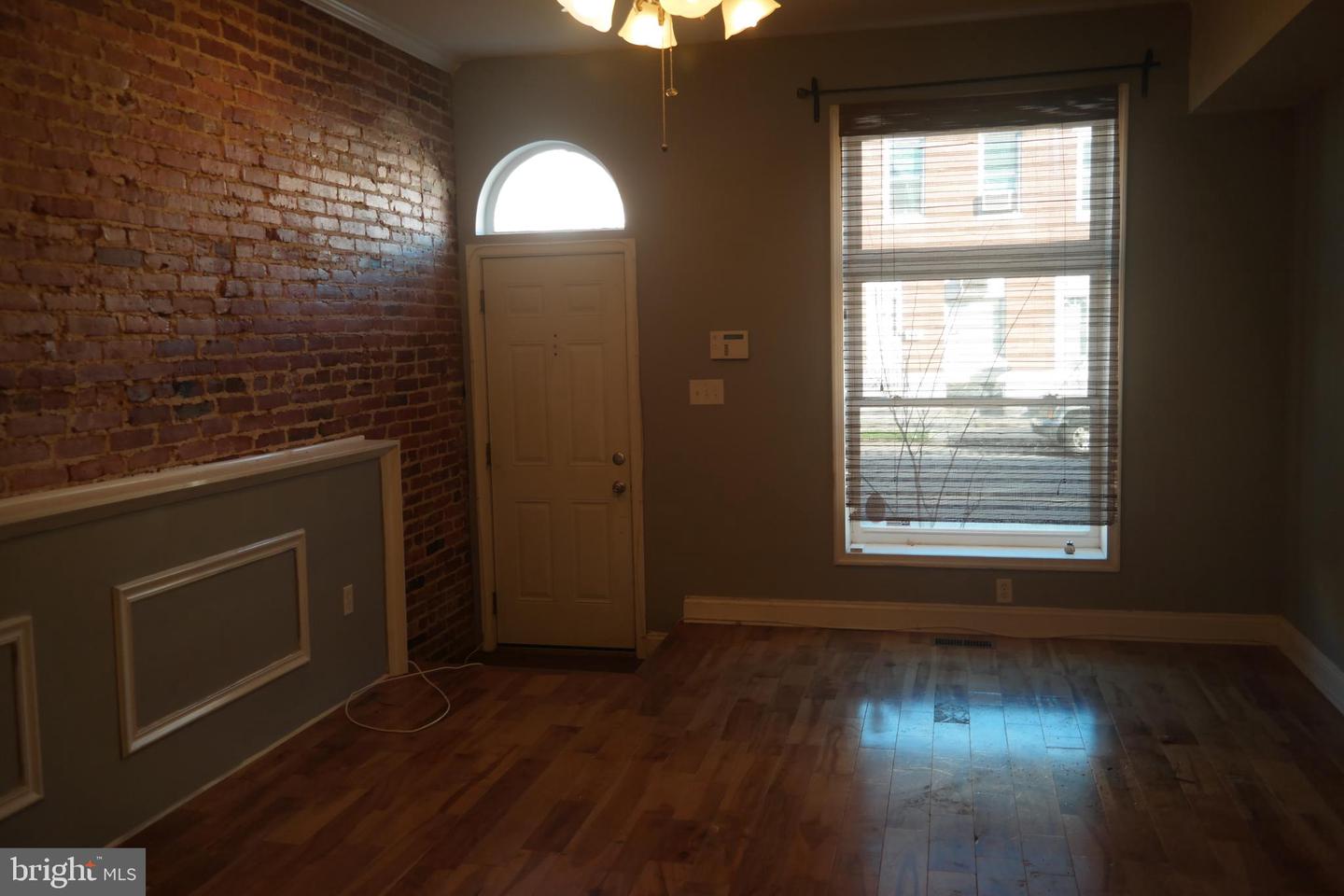 132 N Linwood Ave Property Photo 16