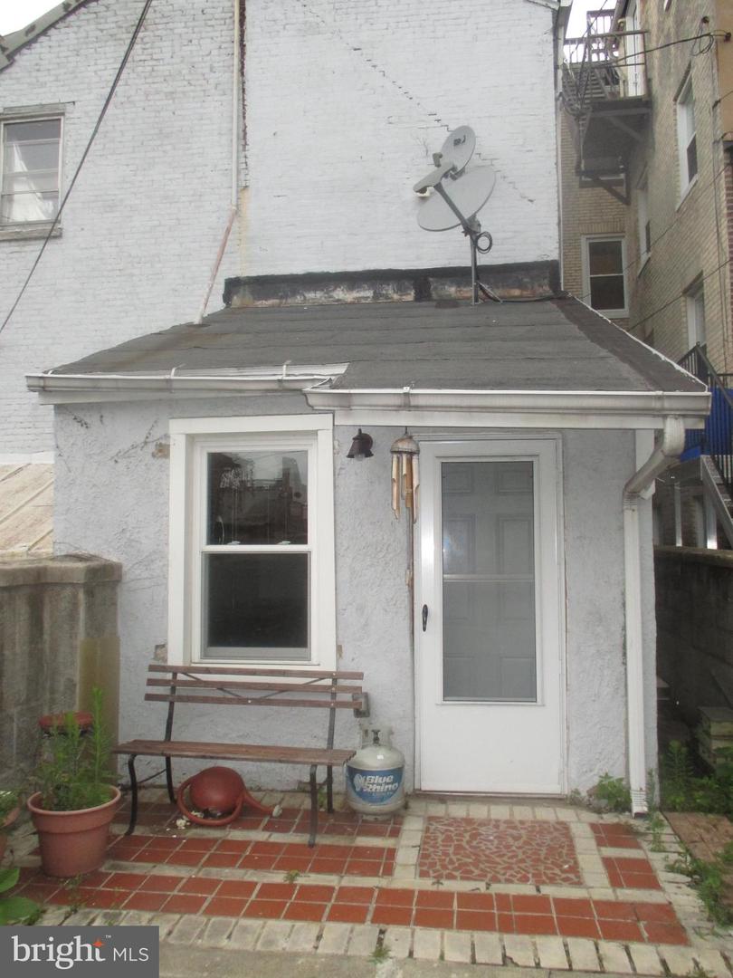 1911 E PRATT ST #BASEMENT Property Photo 1