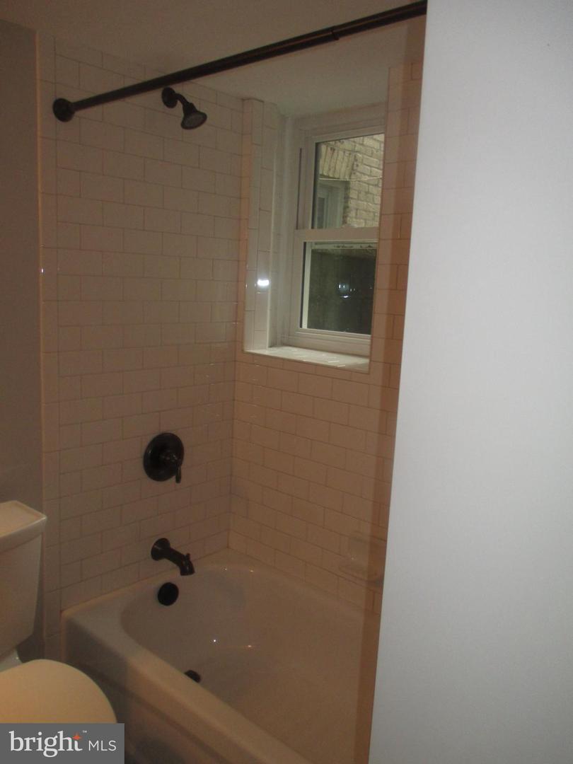 1911 E Pratt St #basement Property Photo 5