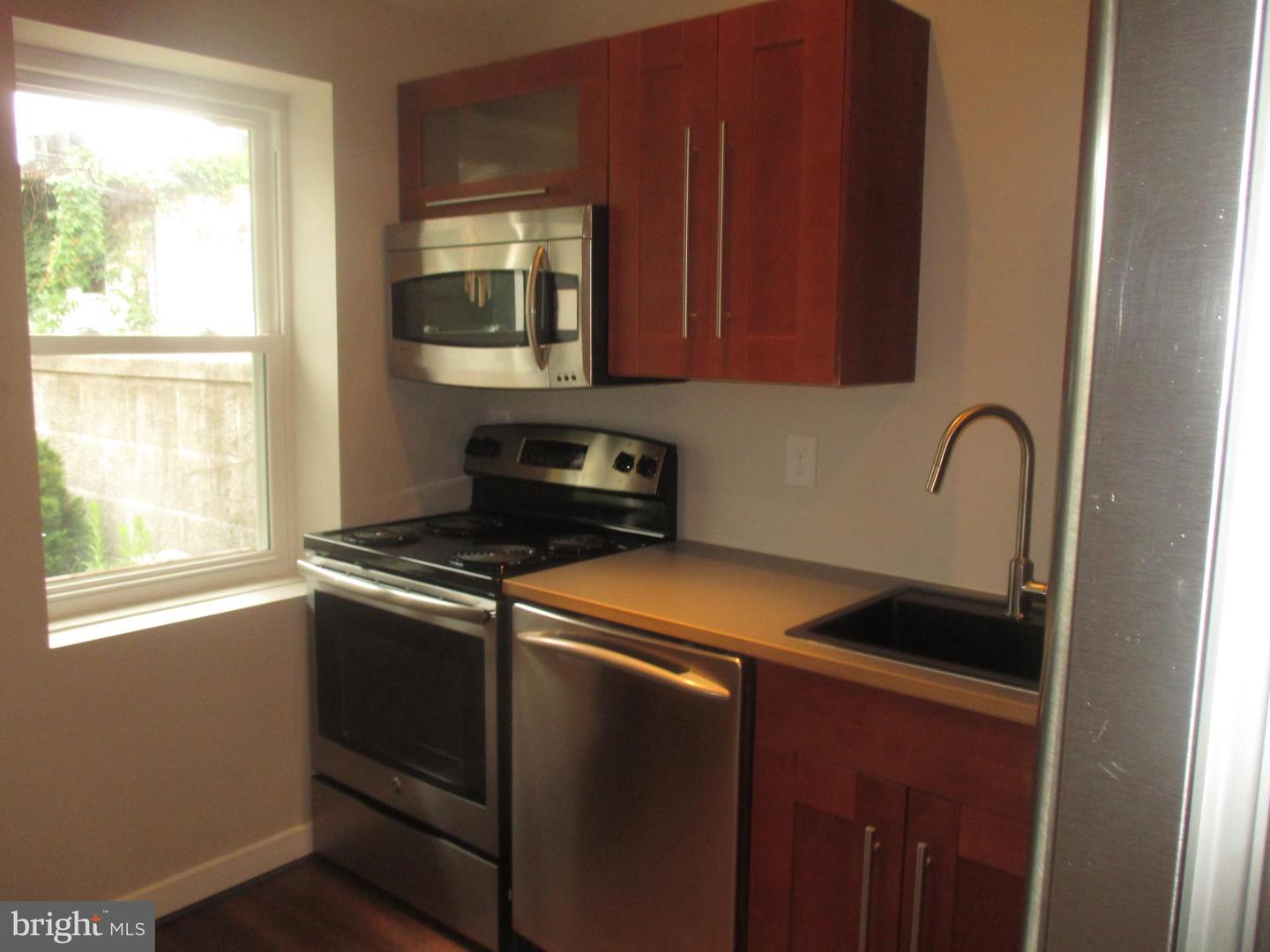 1911 E Pratt St #basement Property Photo 9