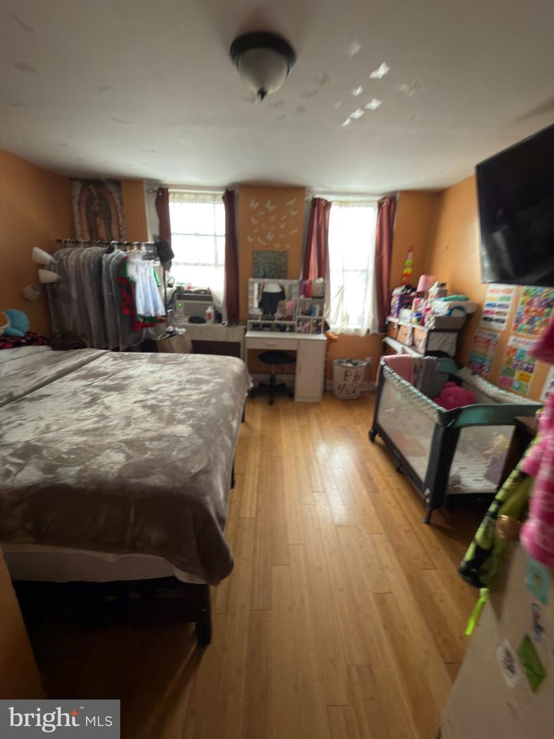 2221 Eastern Ave Property Photo 5