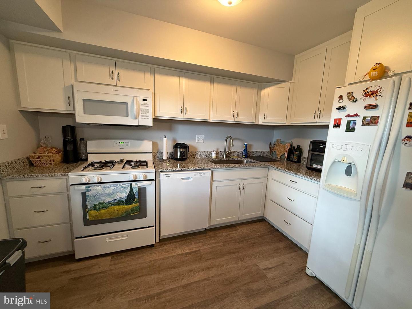 363 Homeland Southway #1b Property Photo 4