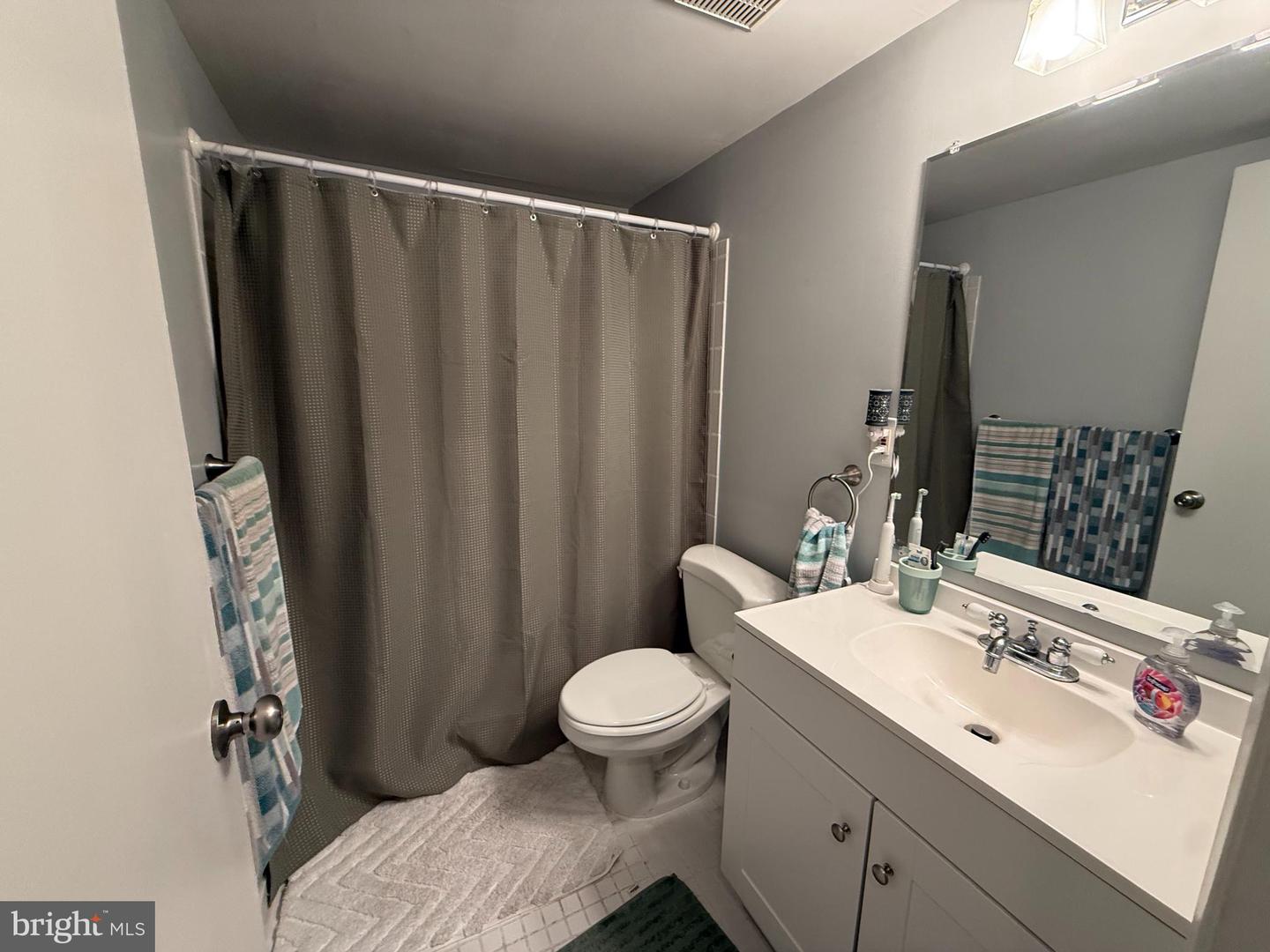 363 Homeland Southway #1b Property Photo 8