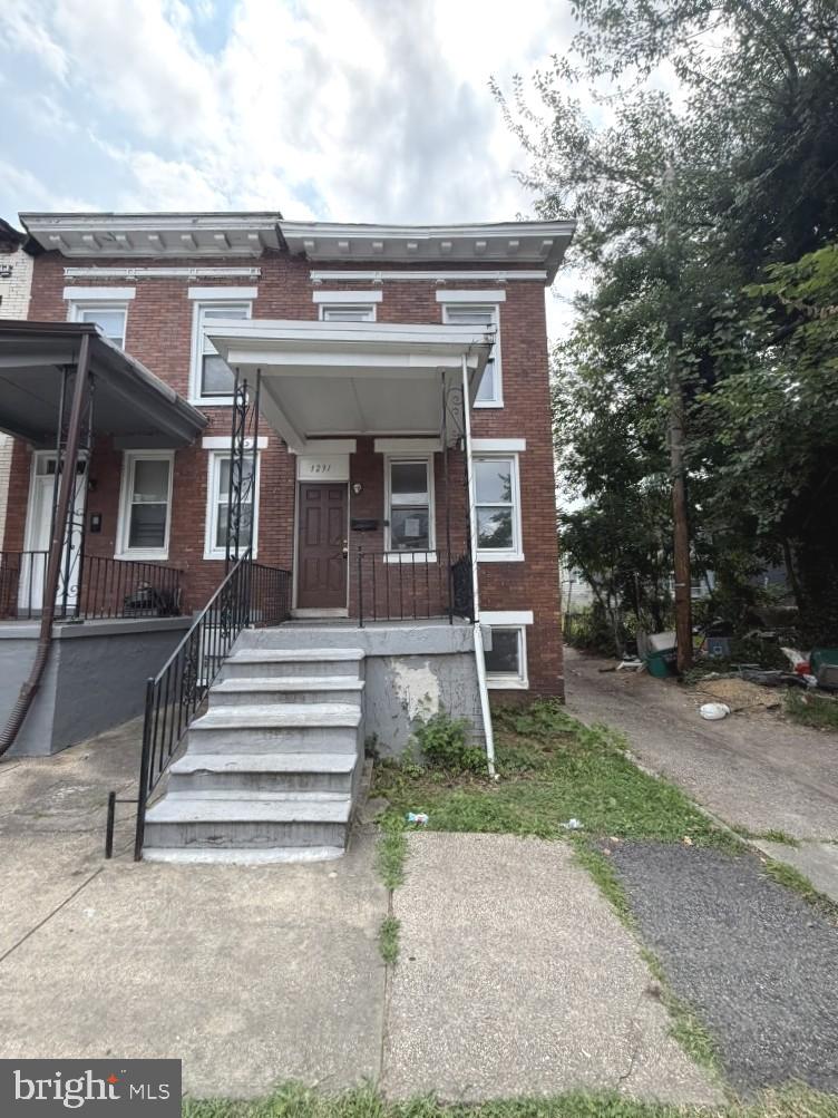 1231 DARLEY AVE Property Photo 1
