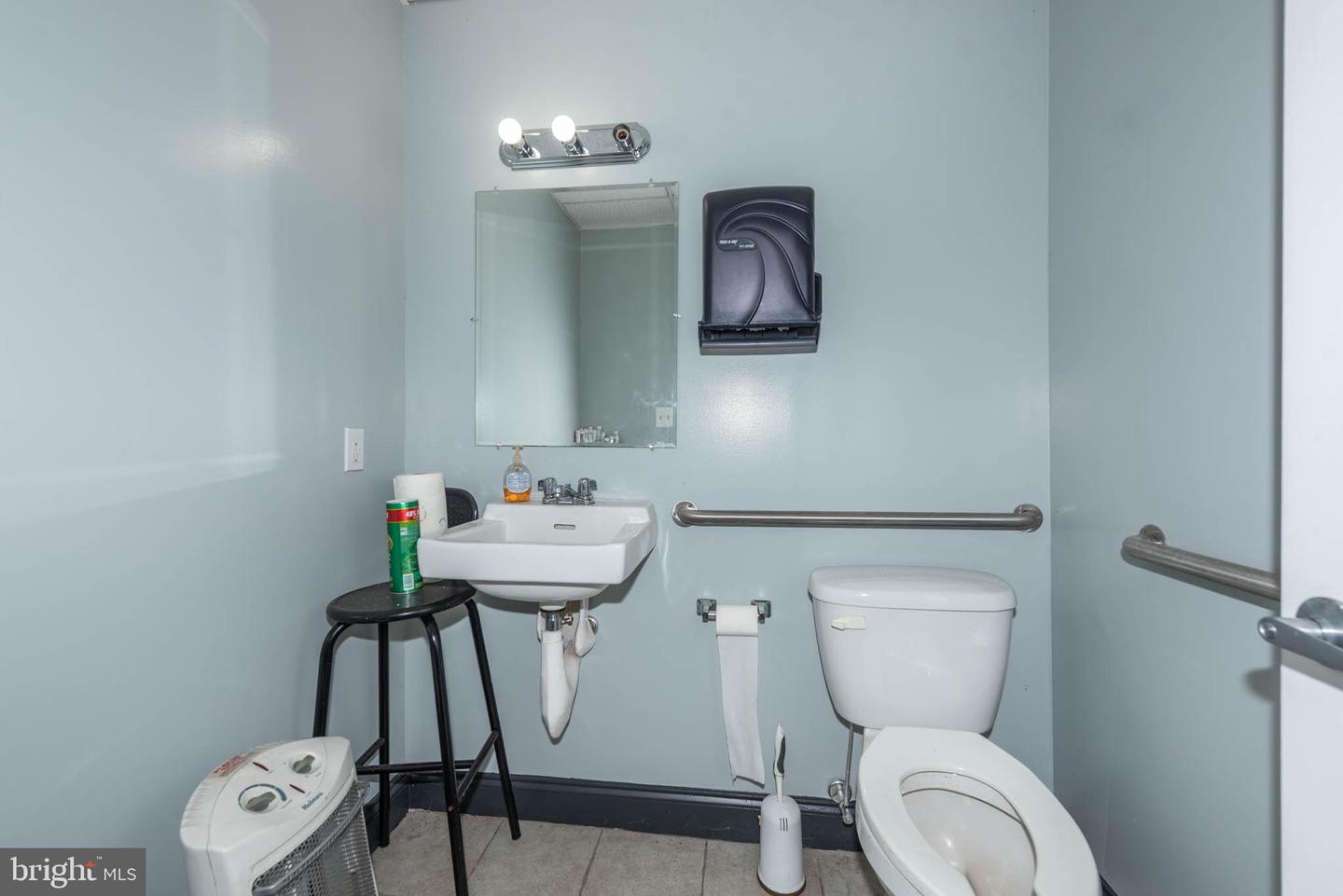 3605 Wilkens Ave Property Photo 15