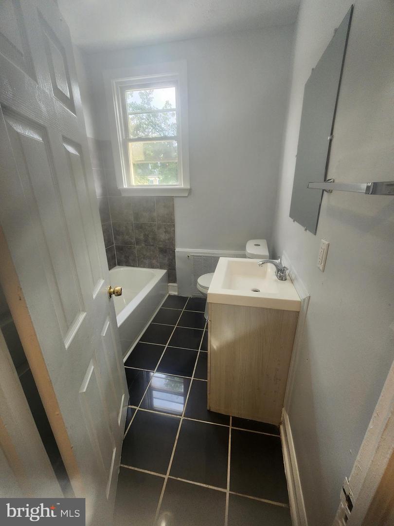 524 Beaumont Ave Property Photo 21