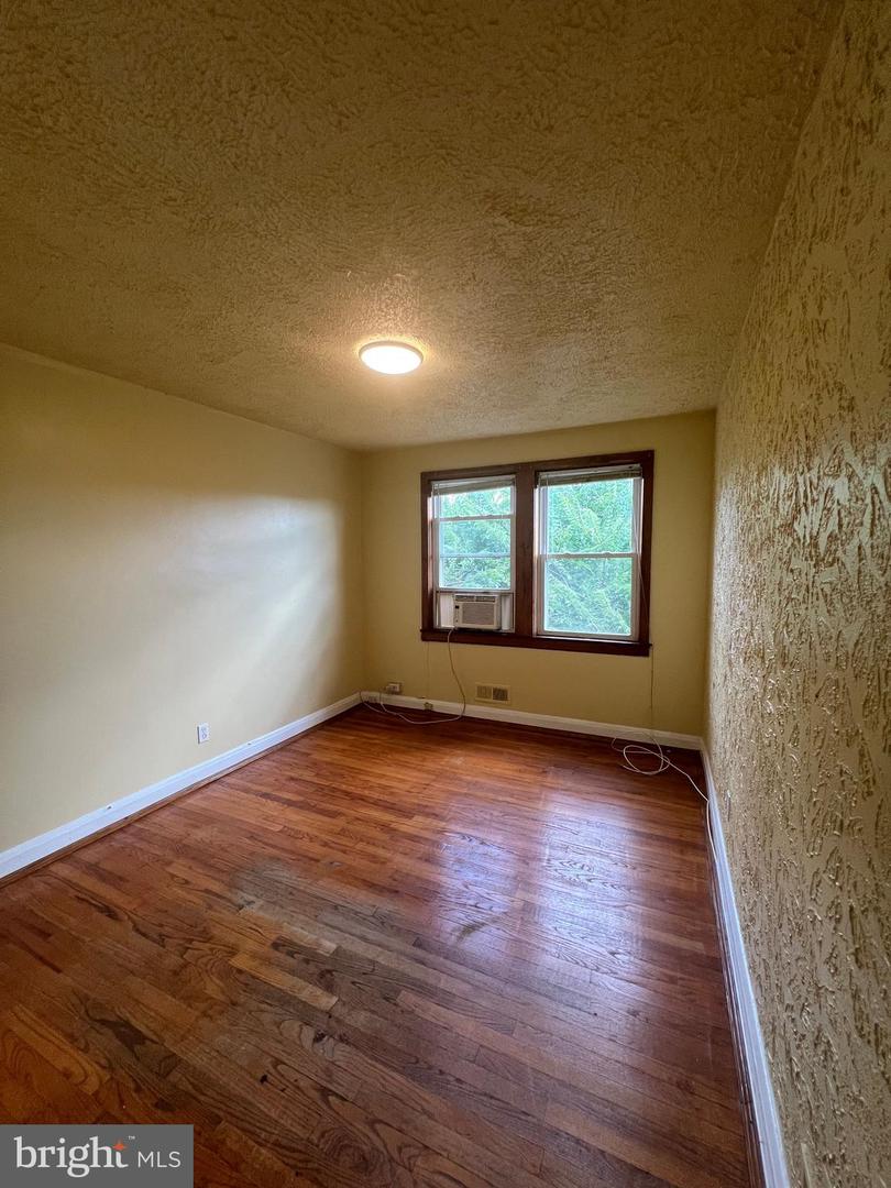 3708 Erdman Ave #2 Property Photo 5