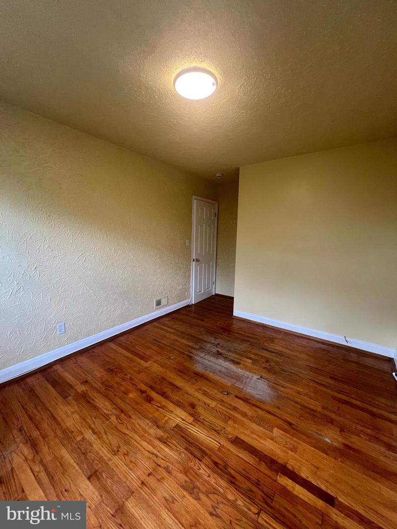 3708 Erdman Ave #2 Property Photo 6