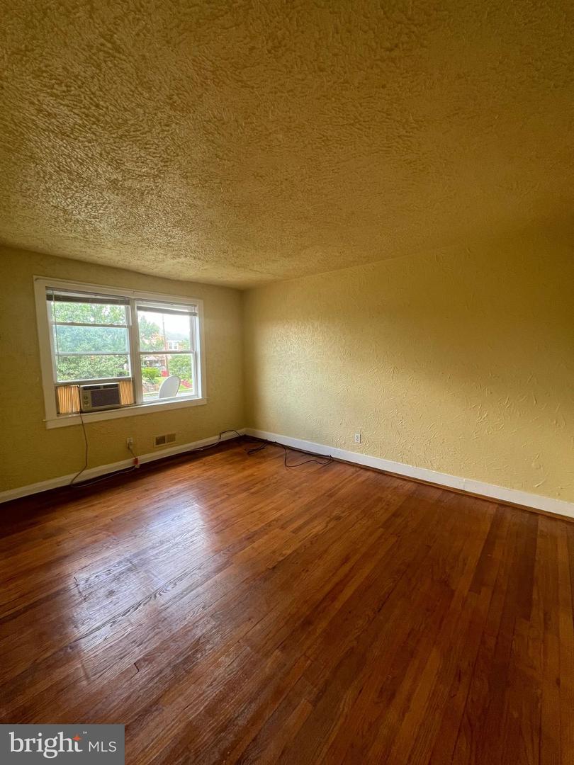 3708 Erdman Ave #2 Property Photo 7
