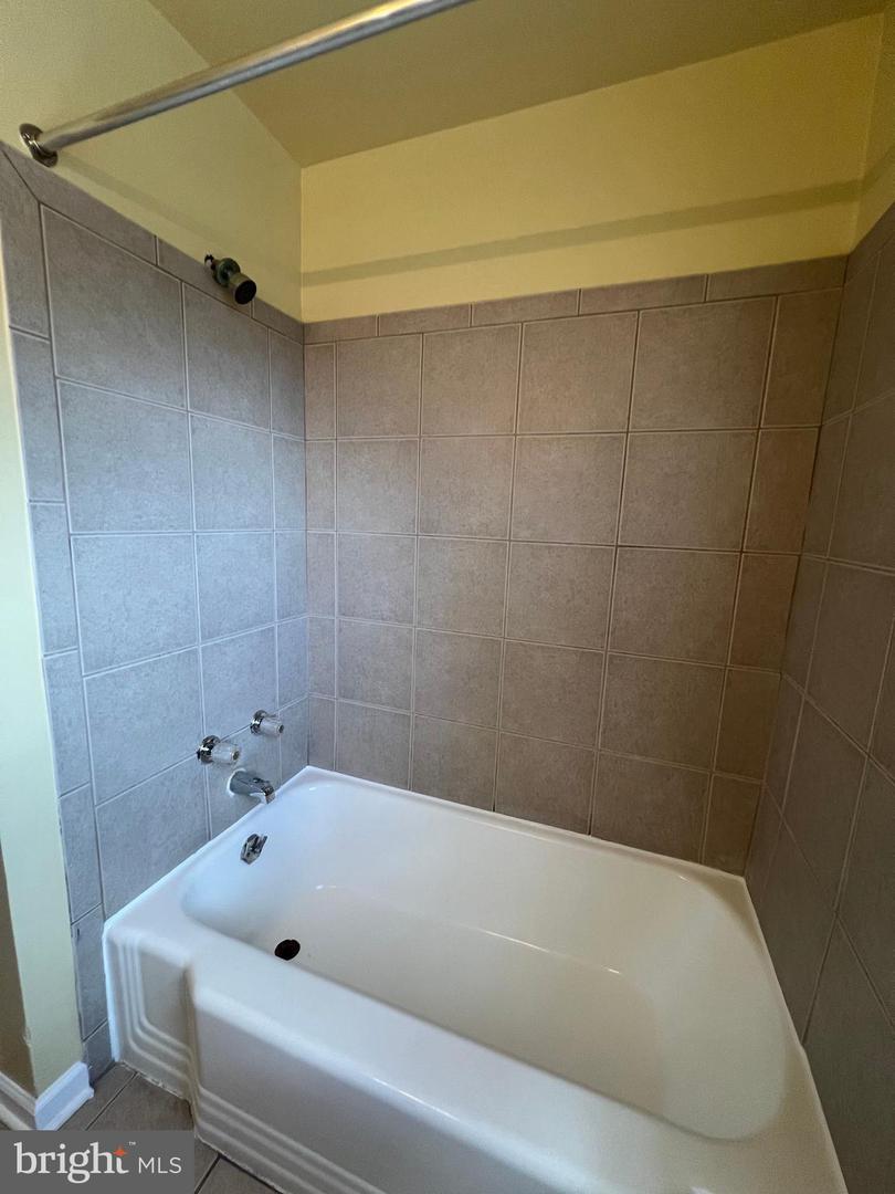 3708 Erdman Ave #2 Property Photo 10