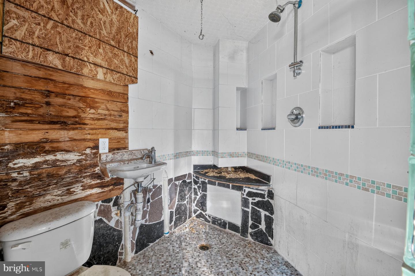 512 Callender St Property Photo 16