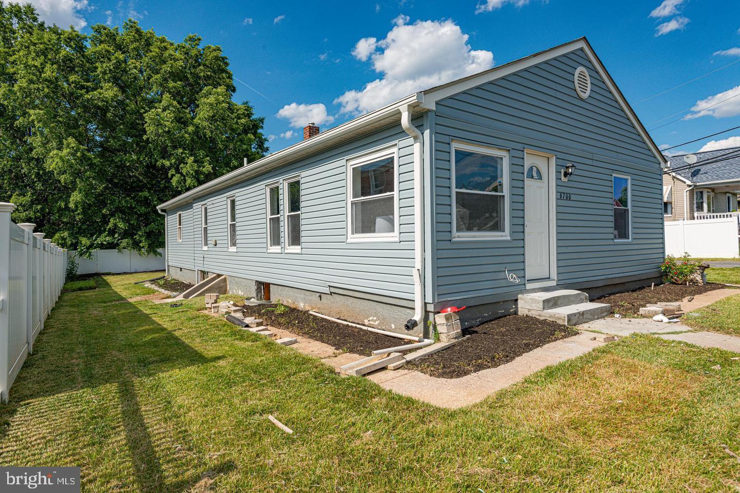 6700 HUDSON ST Property Photo 1