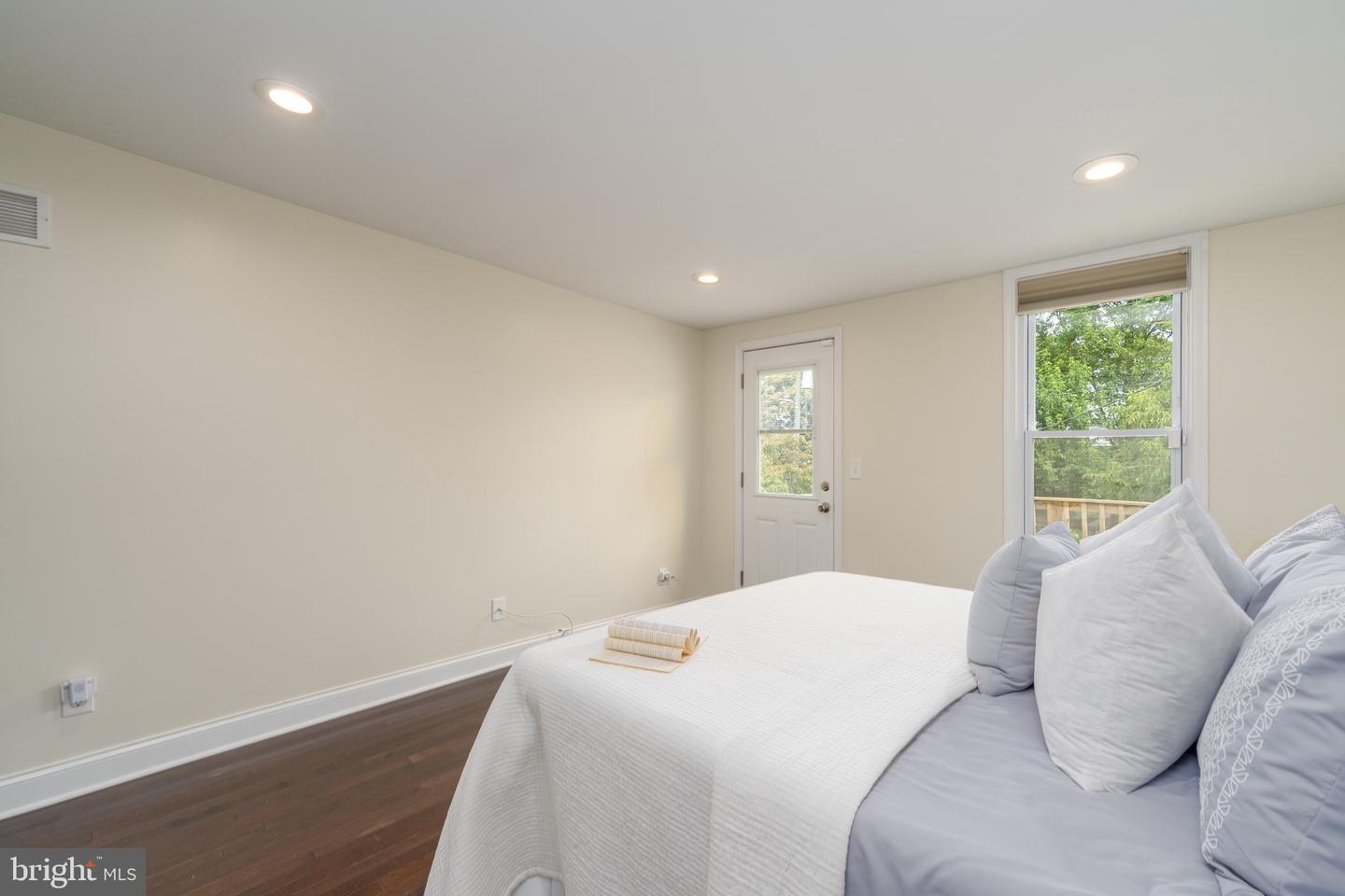 3716 Claremont St Property Photo 21