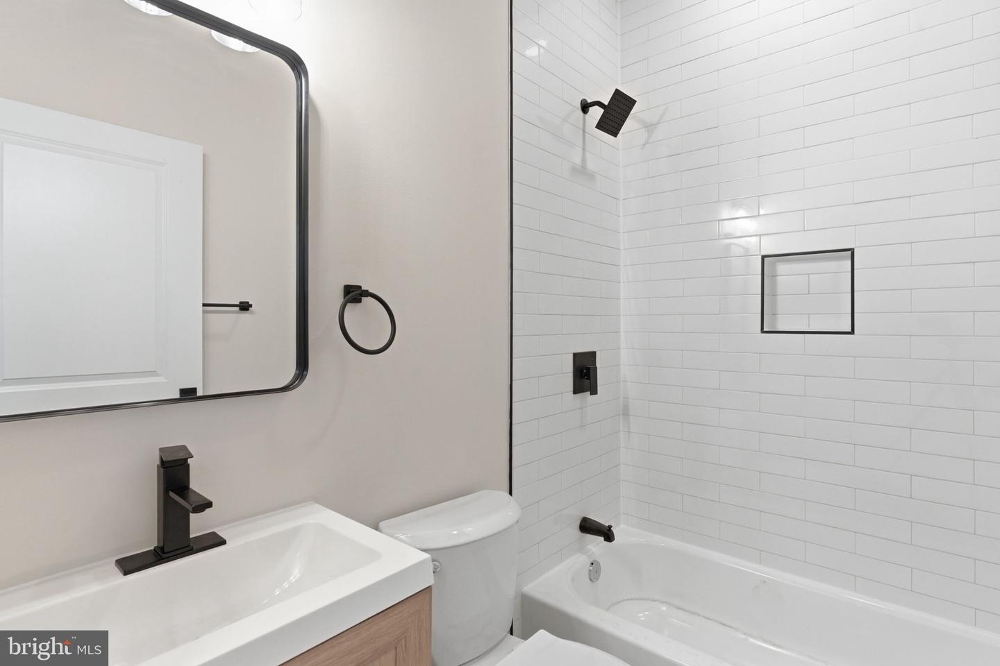 337 S Fremont Ave Property Photo 8