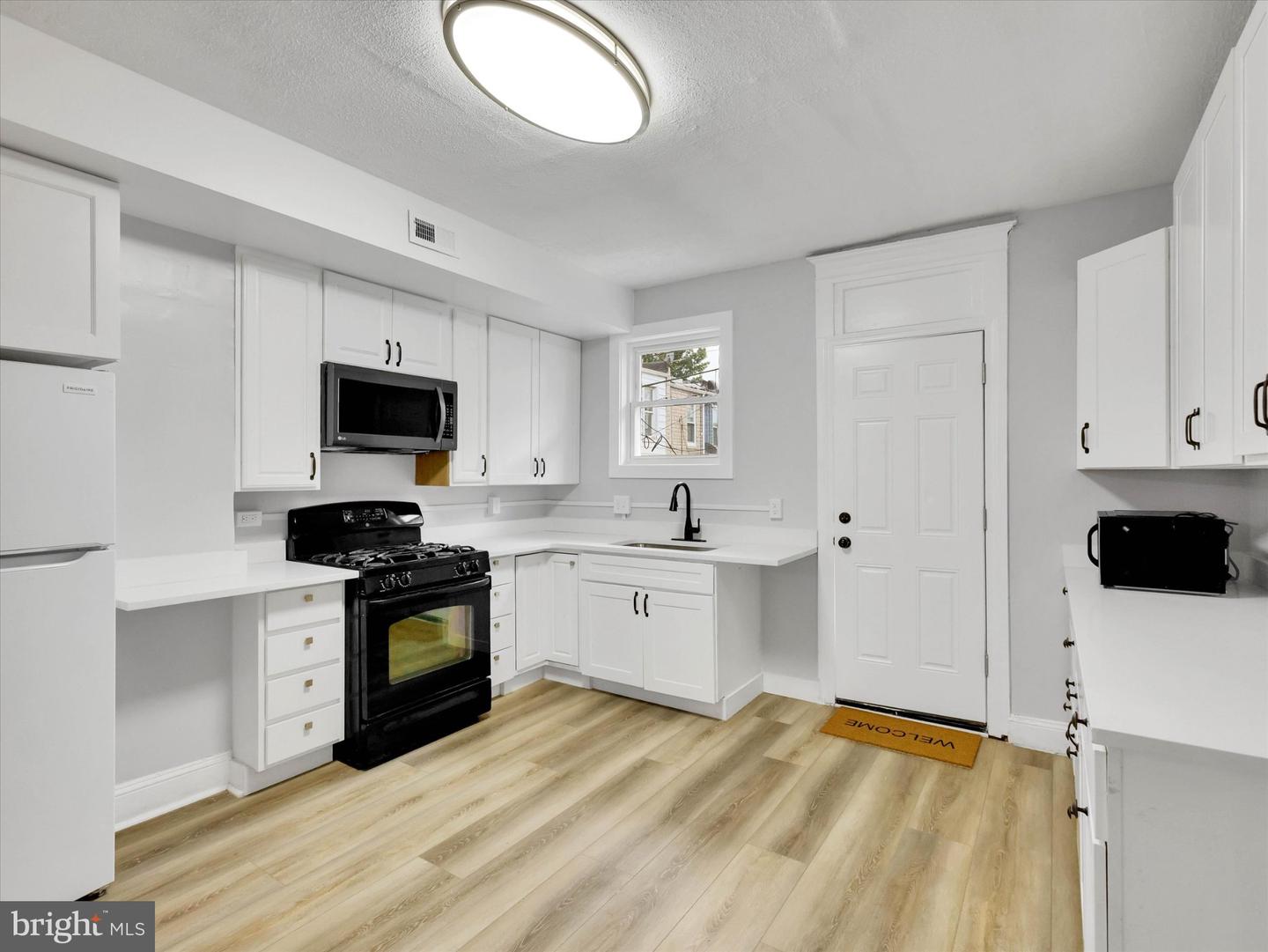3009 Mcelderry St Property Photo 12