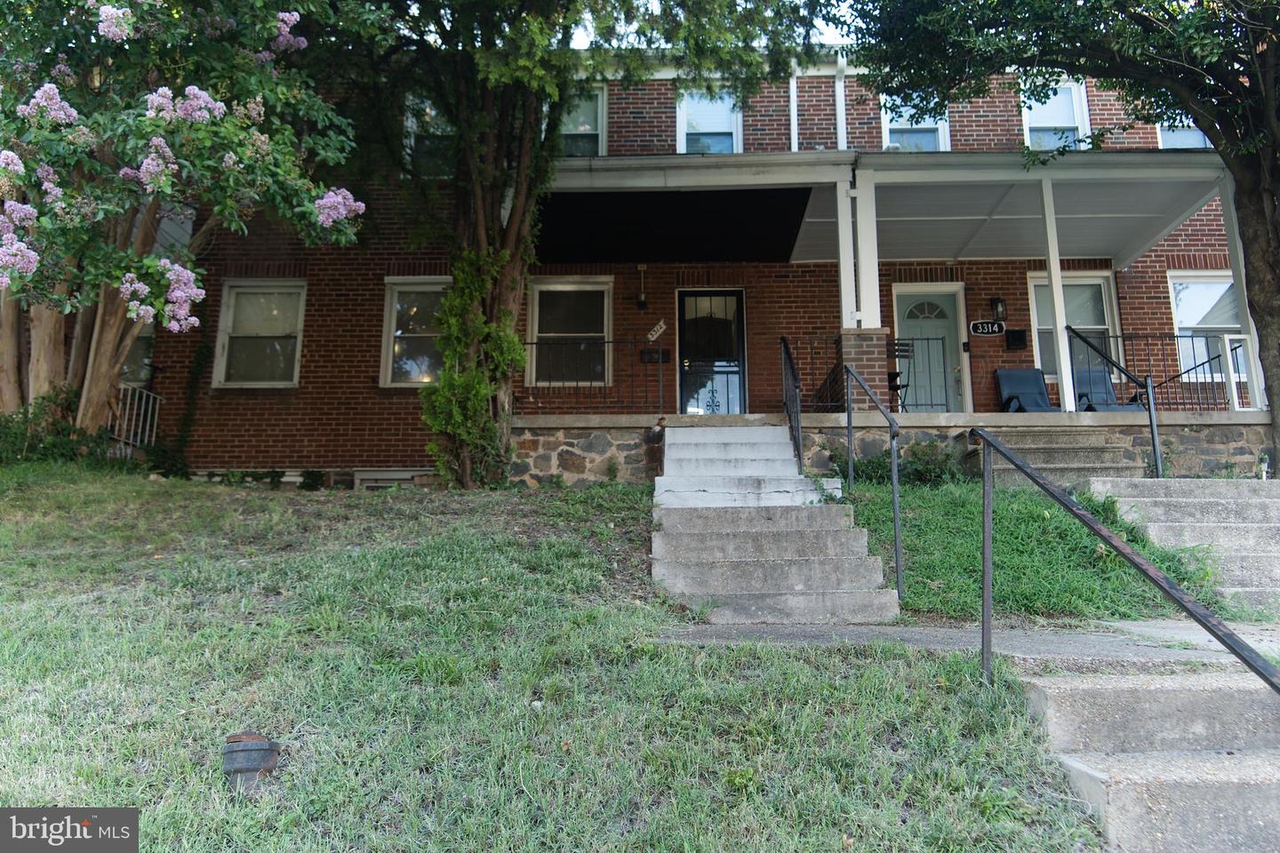 3312 WOODSTOCK AVE Property Photo 1