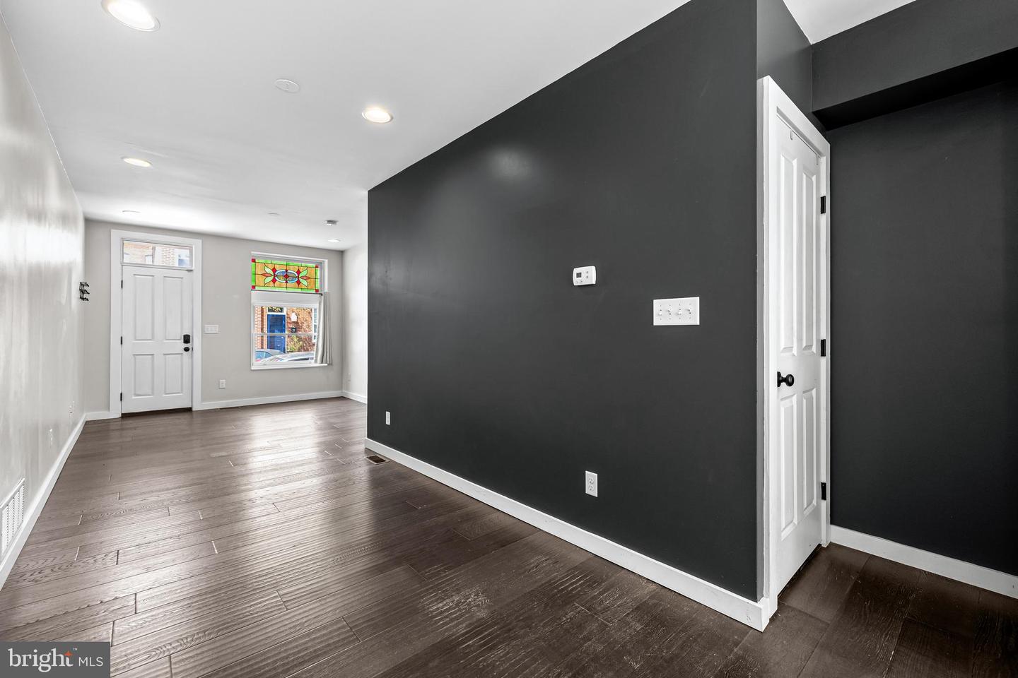 931 Binney St Property Photo 4