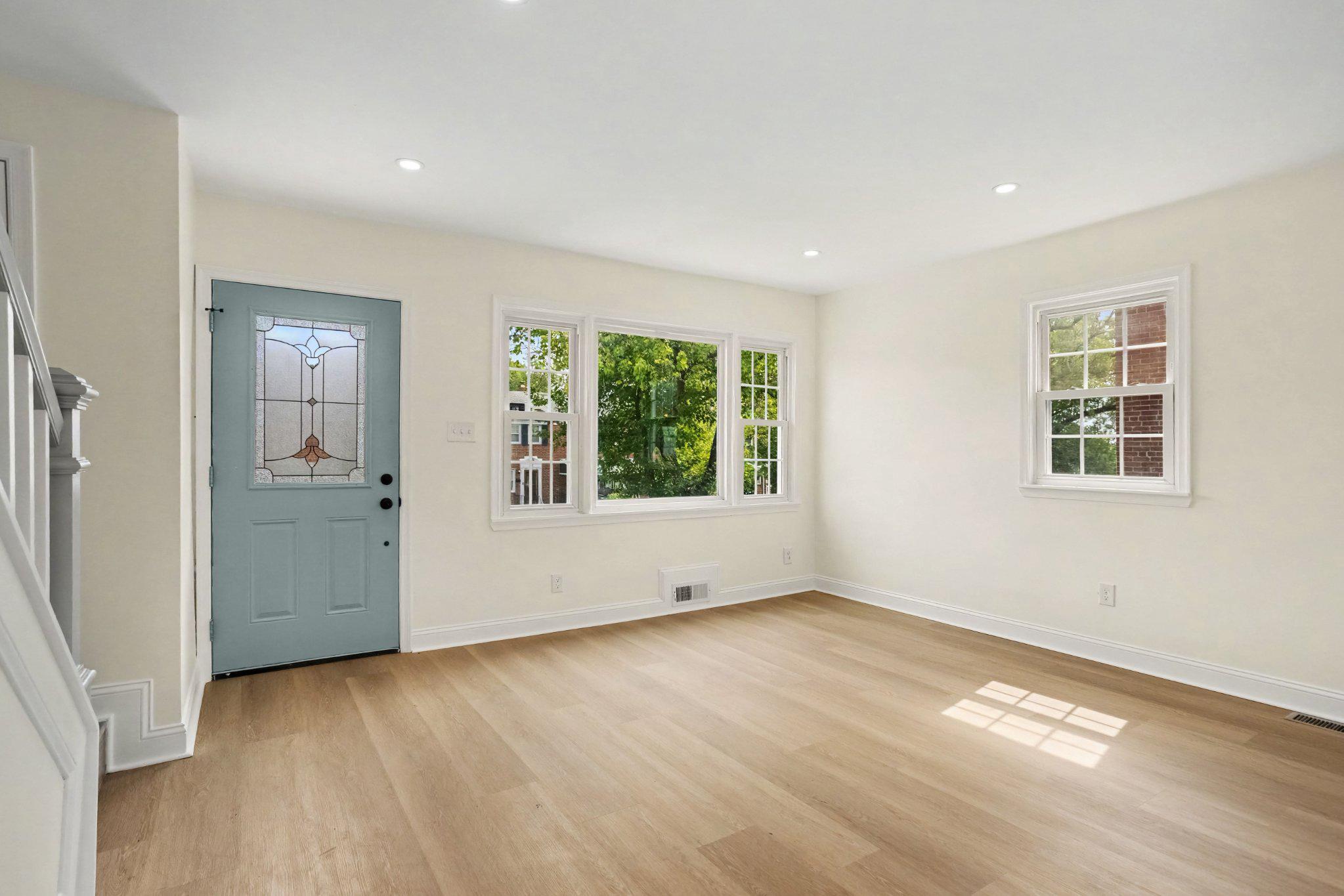 1635 Walterswood Rd Property Photo 2
