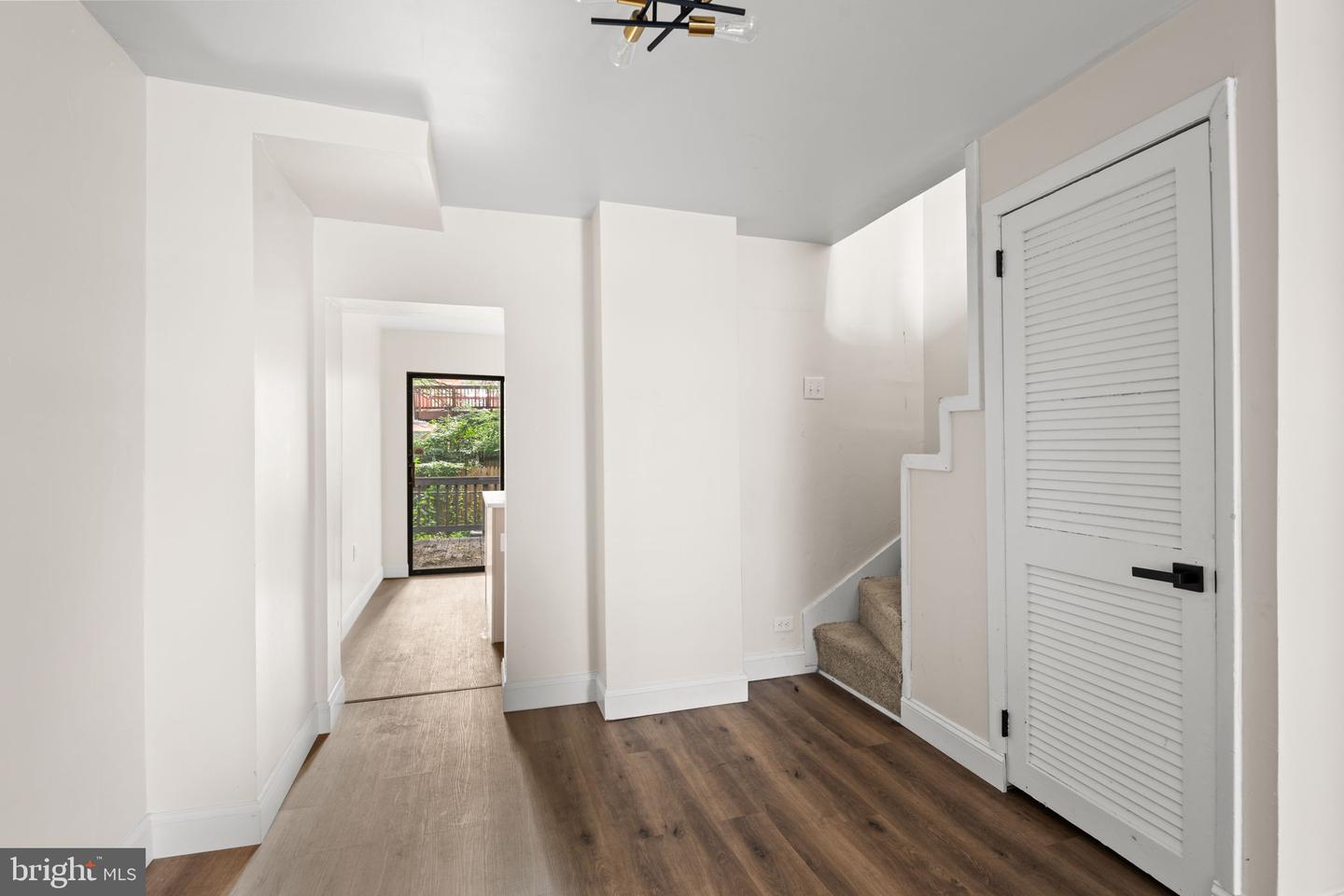 322 S Poppleton St Property Photo 6