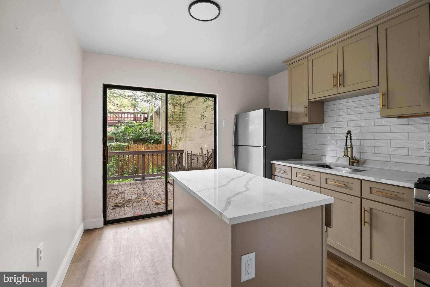 322 S Poppleton St Property Photo 9