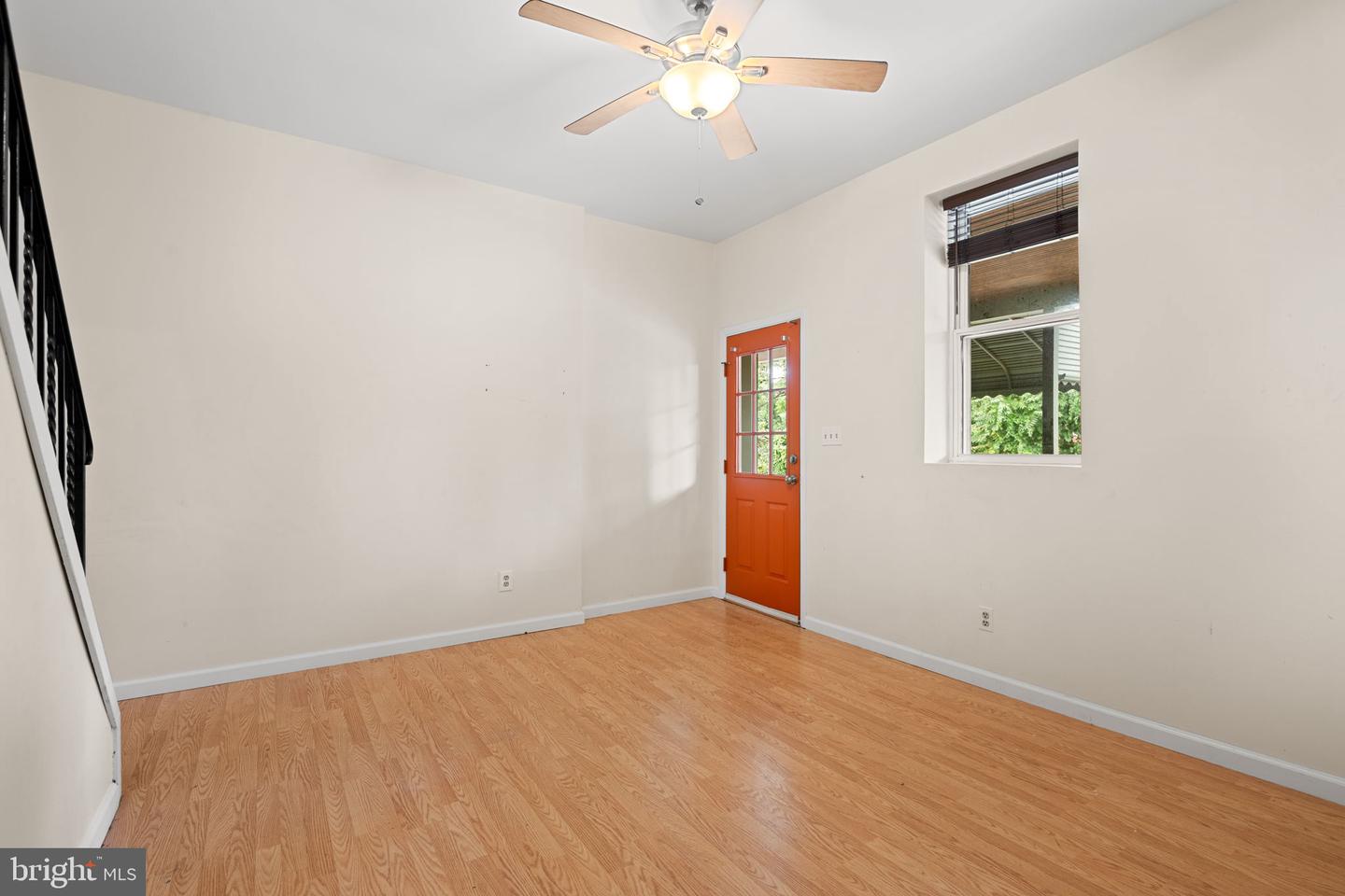 3022 E Darby St Property Photo 5