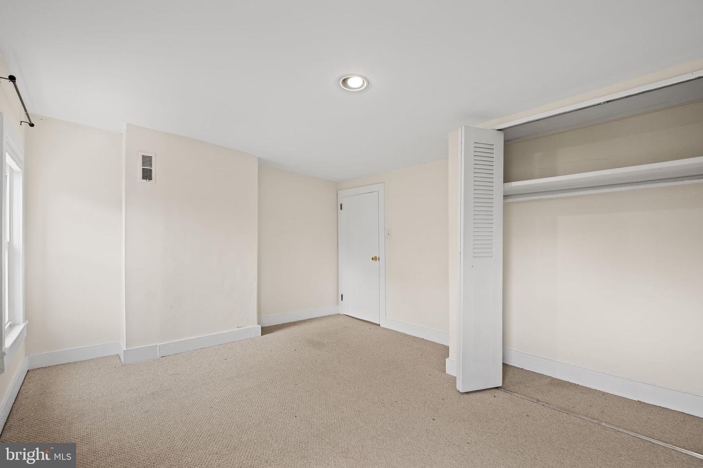 3022 E Darby St Property Photo 17