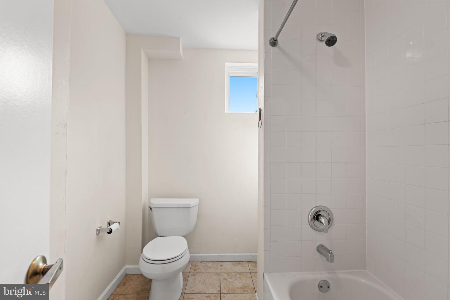 3022 E Darby St Property Photo 26