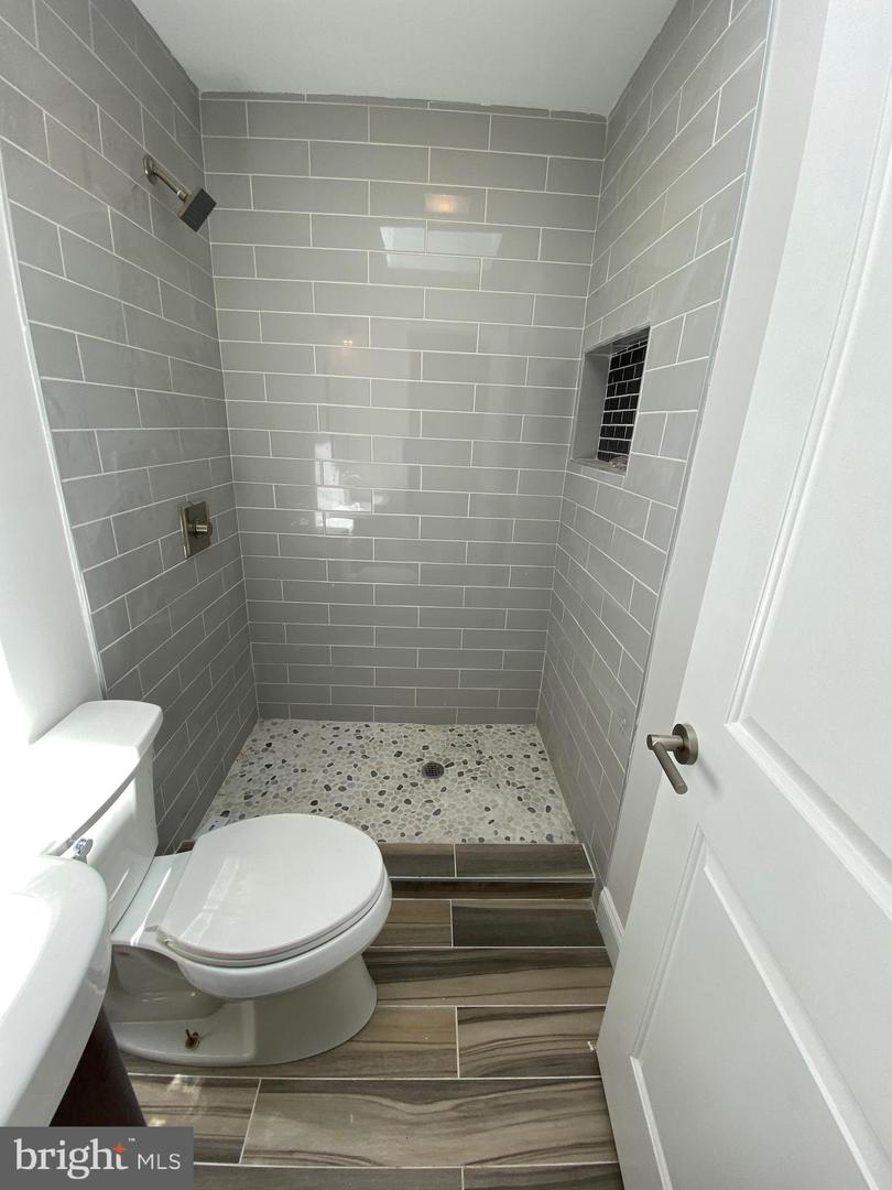 802 Mangold St Property Photo 33