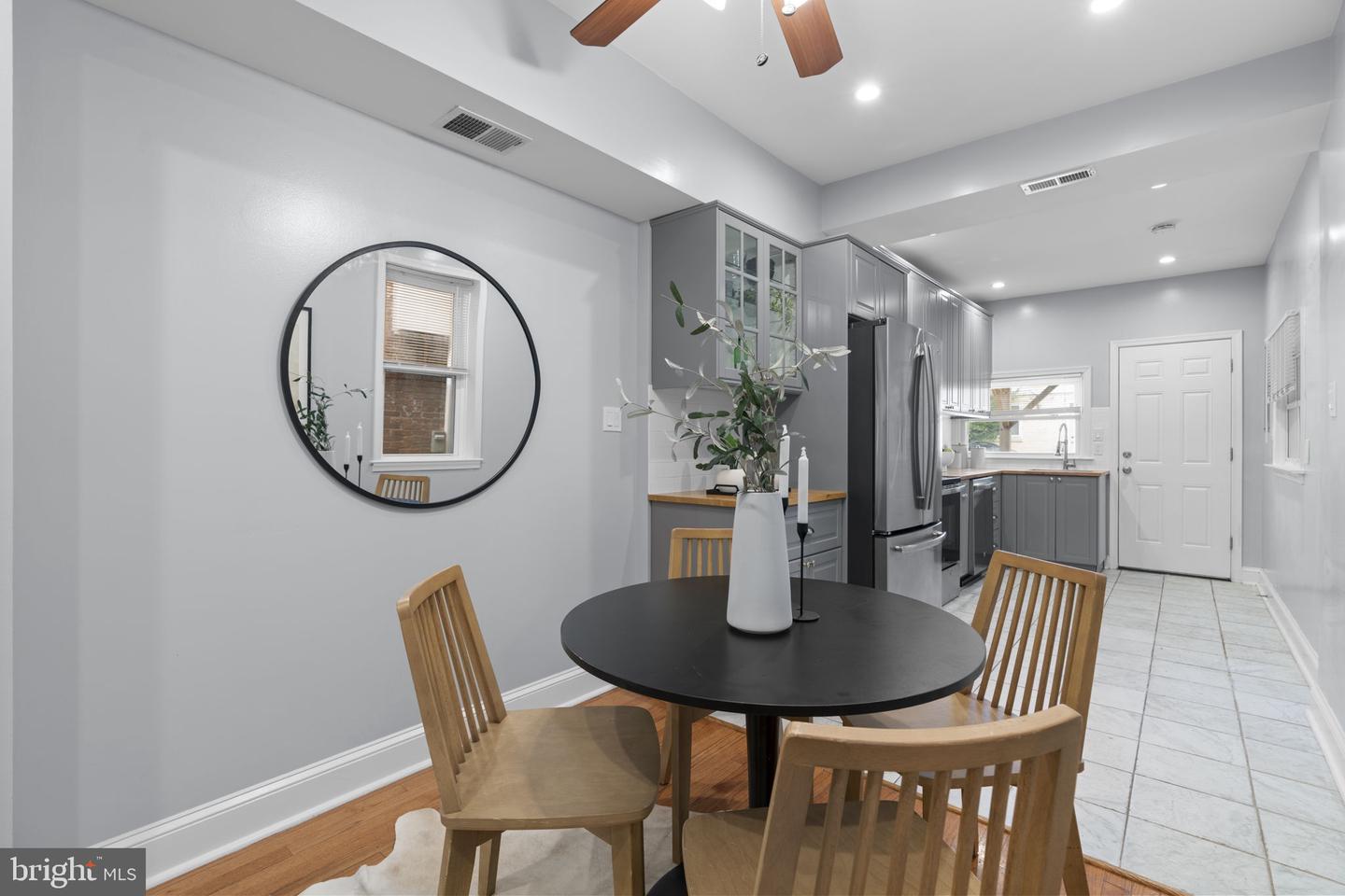 1253 William St Property Photo 9