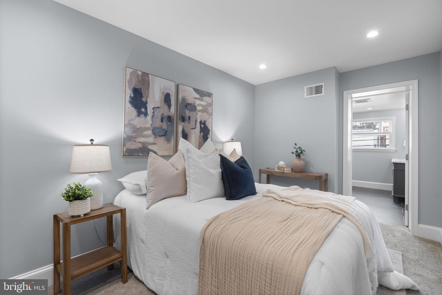 1253 William St Property Photo 18