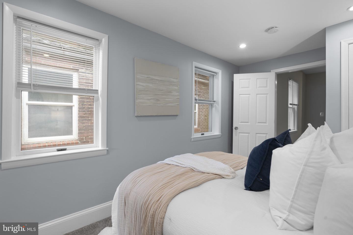 1253 William St Property Photo 22