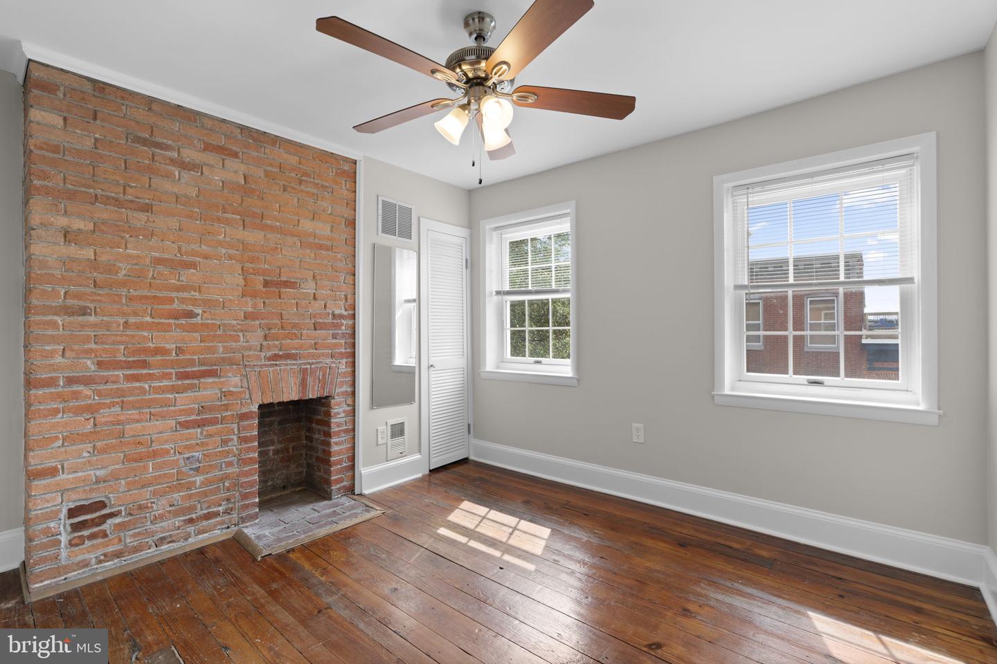 1253 William St Property Photo 33