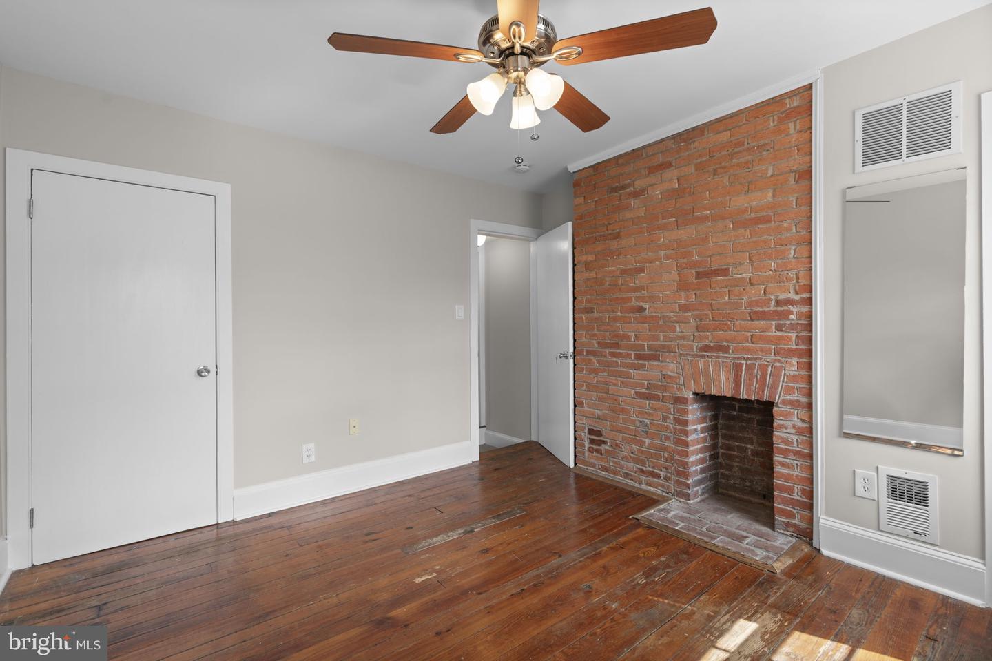 1253 William St Property Photo 35