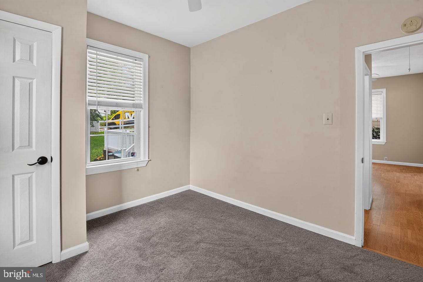 2815 Delmont Ave Property Photo 14