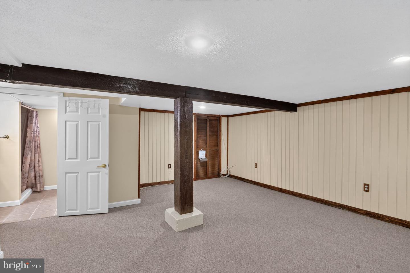 2815 Delmont Ave Property Photo 23