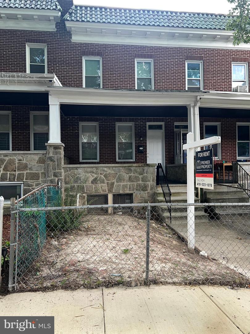 1329 Homestead St Property Photo 1