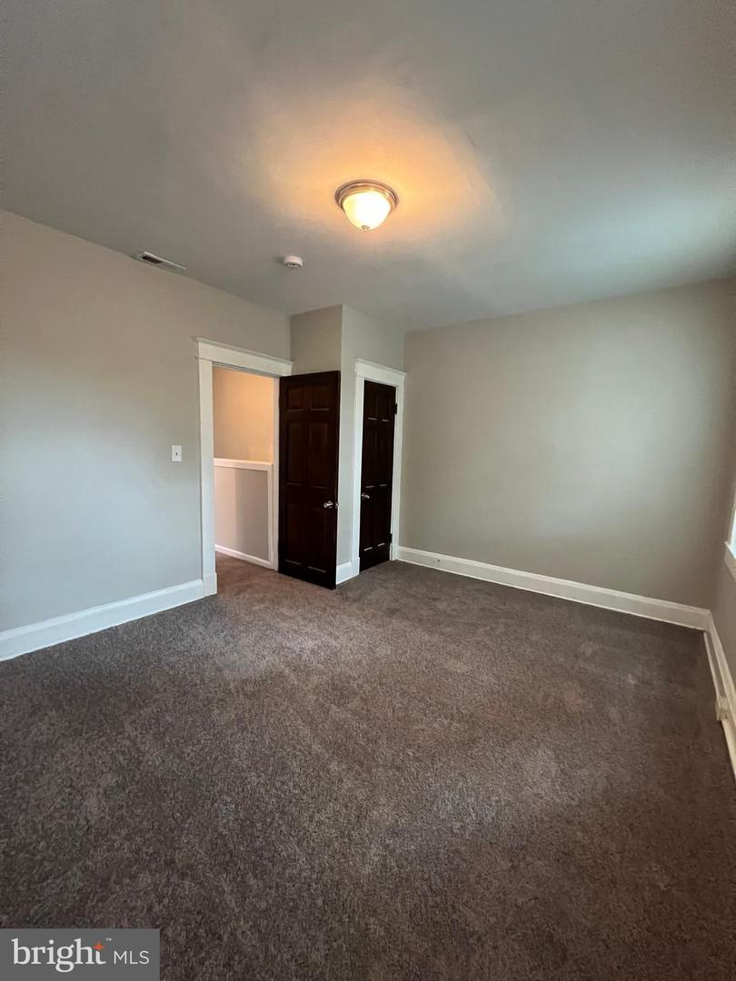 1329 Homestead St Property Photo 13