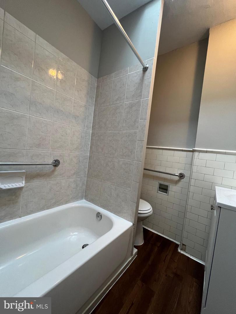 1329 Homestead St Property Photo 14