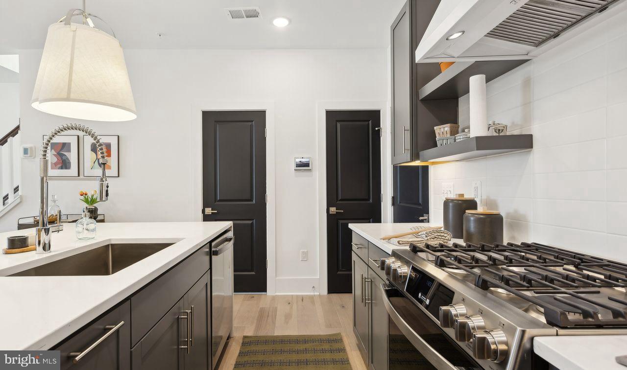 102a Locke St #lot 1016 Property Photo 2