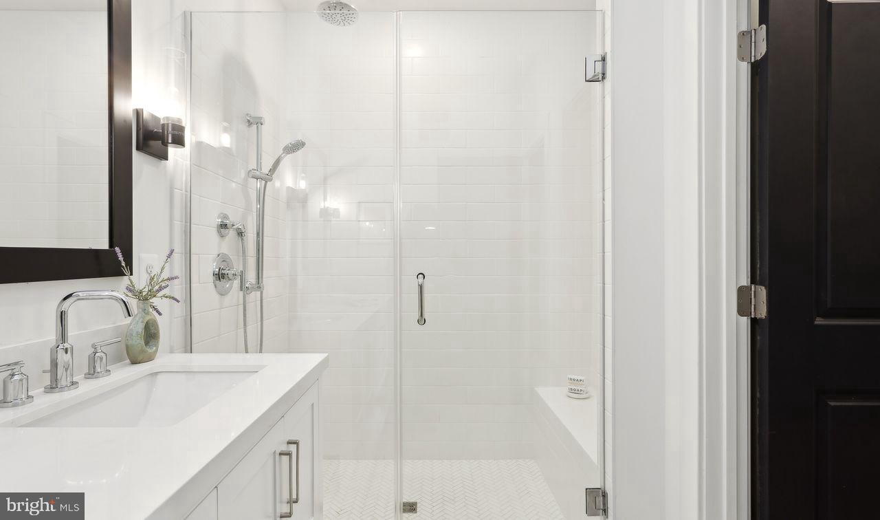 102a Locke St #lot 1016 Property Photo 6