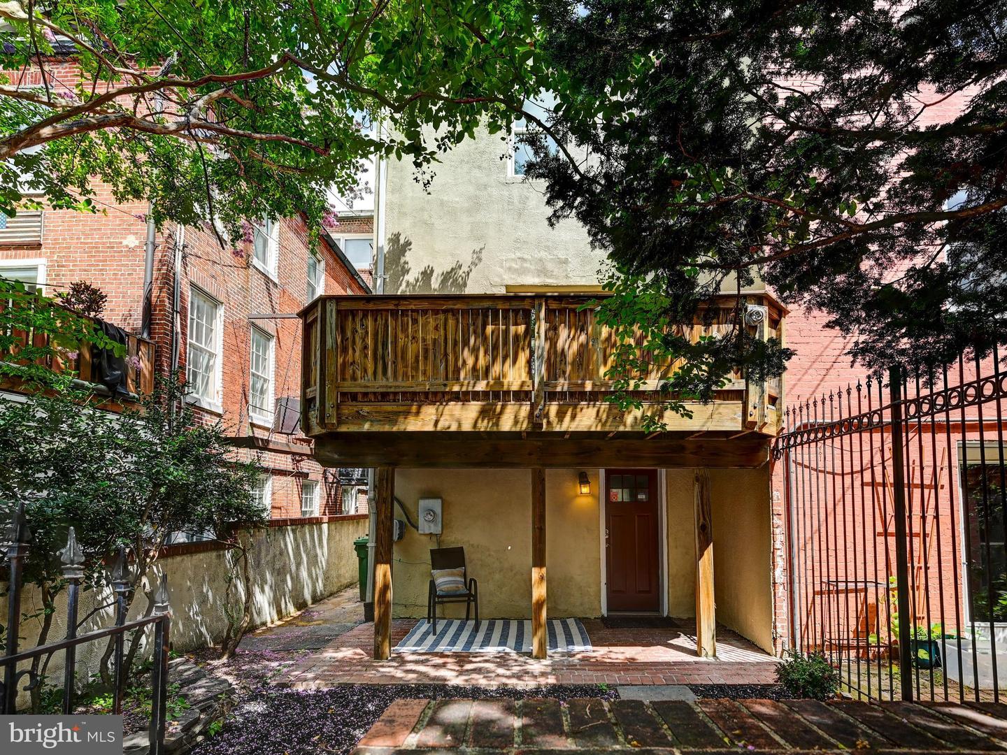 2015 E Pratt St Property Photo 41