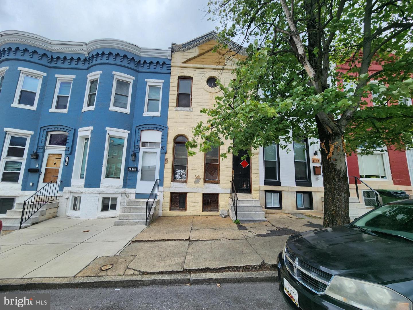 2112 N FULTON AVE Property Photo 1