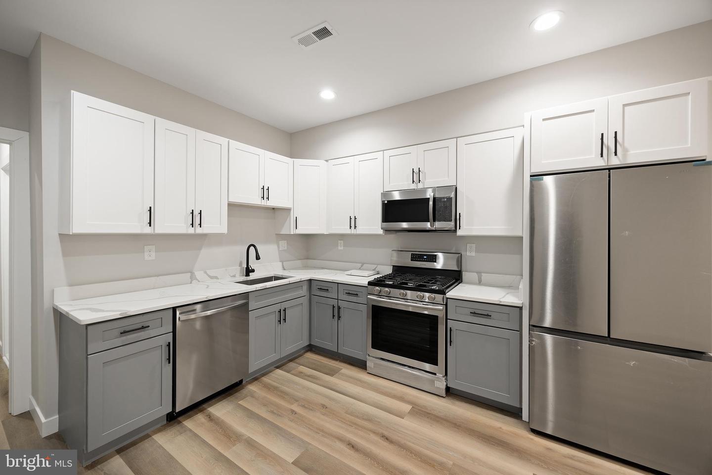 2037 Mcculloh St #2 Property Photo 1