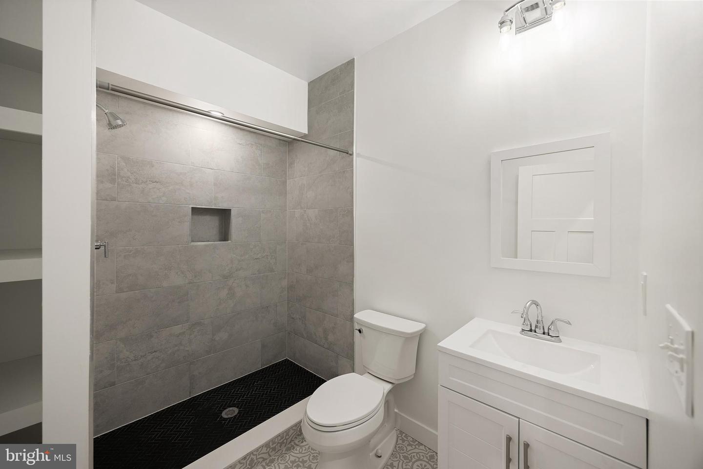 2037 Mcculloh St #2 Property Photo 11
