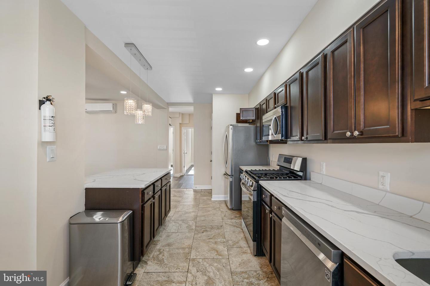 2509 Linden Ave #2 Property Photo 4