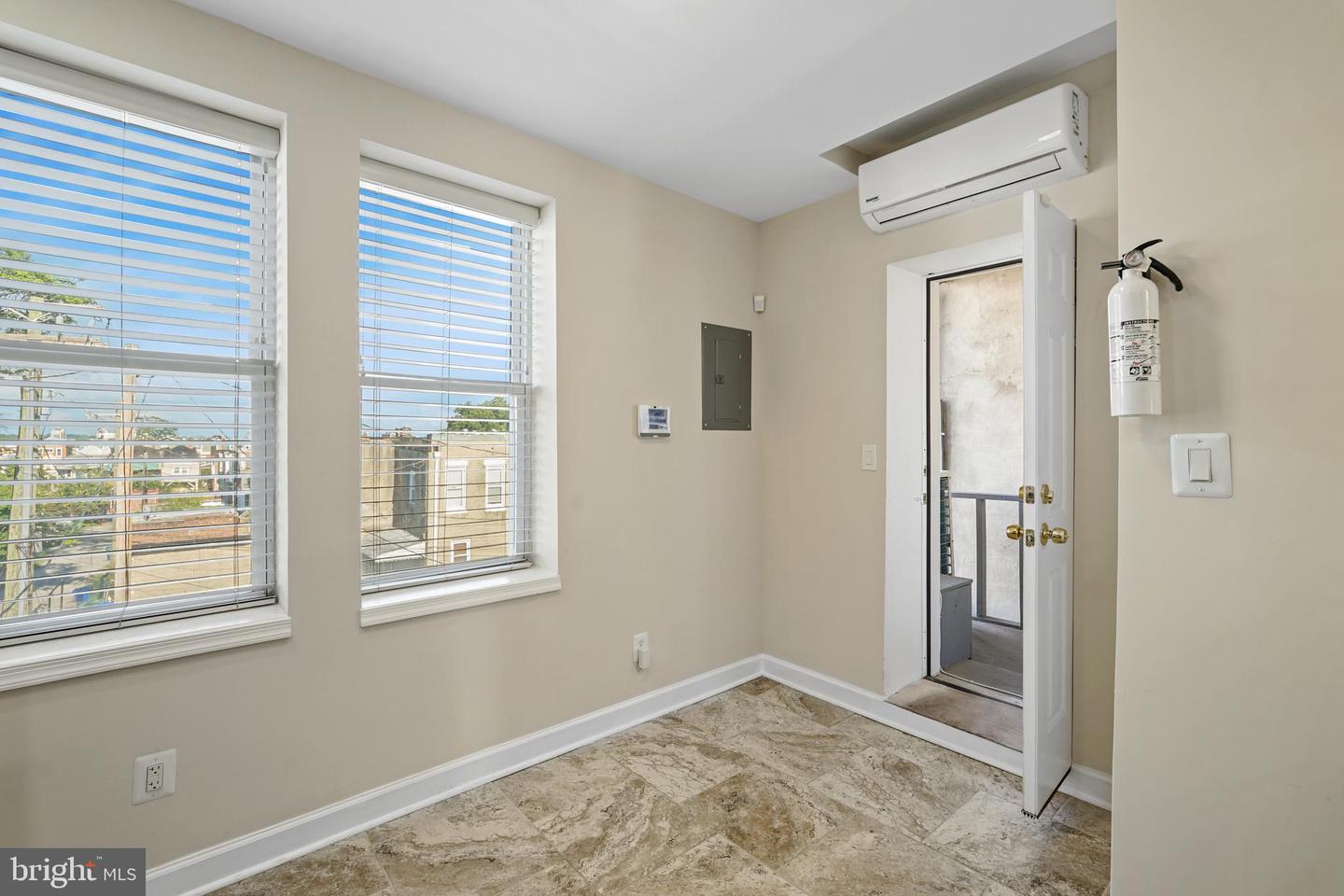 2509 Linden Ave #2 Property Photo 5