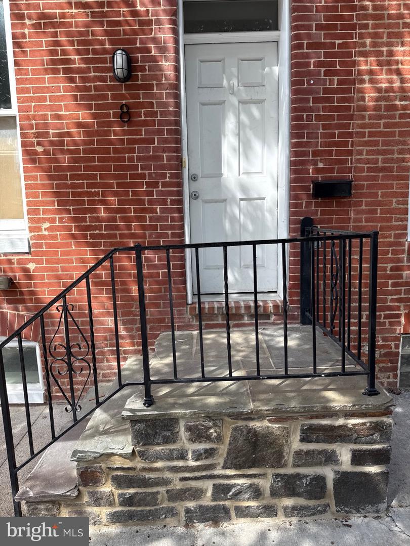 8 W FORT AVE Property Photo 1