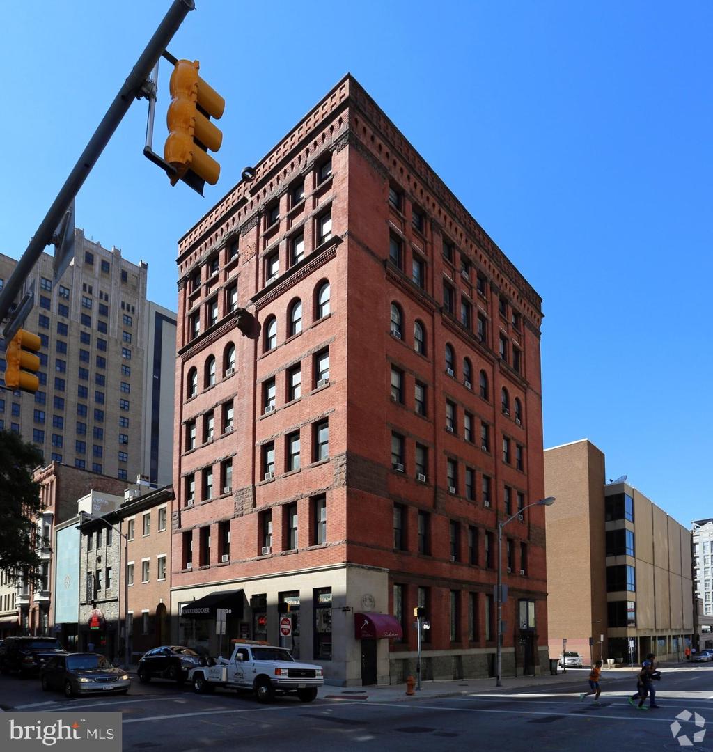218 E Lexington St Property Photo 1