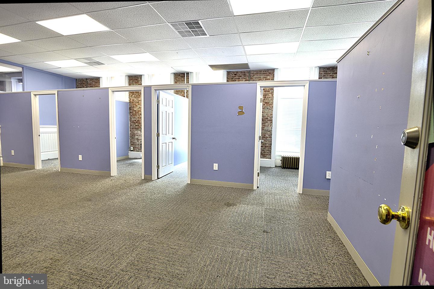 218 E Lexington St Property Photo 2