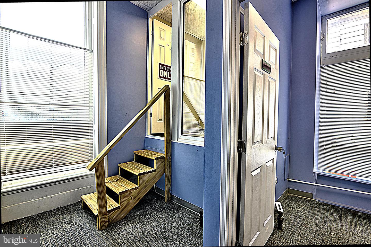 218 E Lexington St Property Photo 4